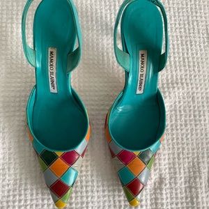 Superb and original toe mule from Manolo….